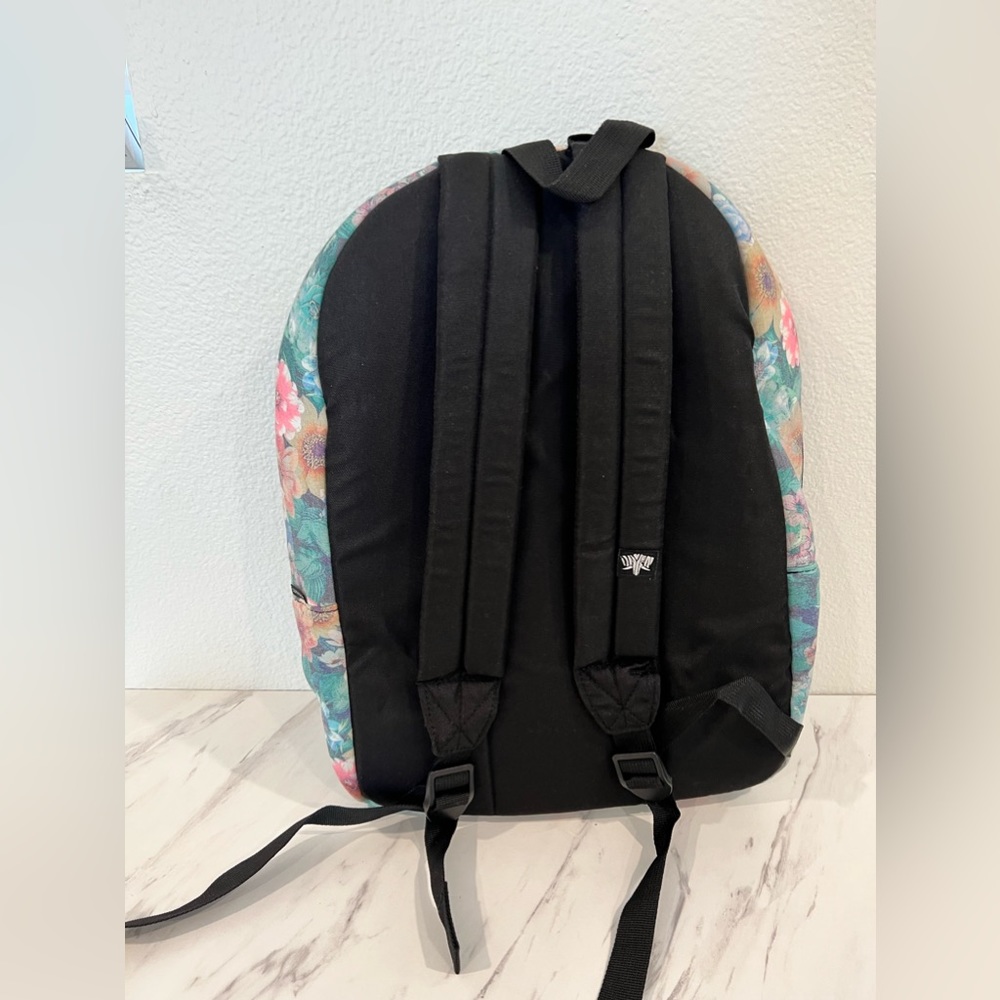 ๐ Serengetee Floral Backpack - Picture 3 of 5